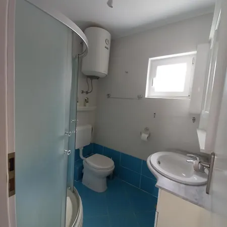 Apartament Marina Zuti Stomorska