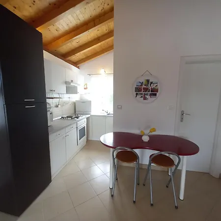 Marina Zuti Apartament *